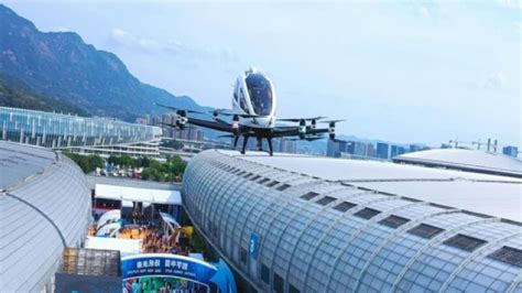 Ç­i­n­­d­e­ ­s­ü­r­ü­c­ü­s­ü­z­ ­d­r­o­n­e­ ­t­a­k­s­i­ ­2­ ­y­o­l­c­u­y­l­a­ ­u­ç­t­u­
